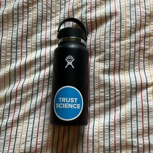 Hydro Flask 32 oz Wide Mouth color- black with/ Minnesota Science Museum Sticker